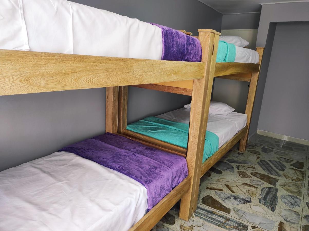 Key West Hostel Medellín Buitenkant foto
